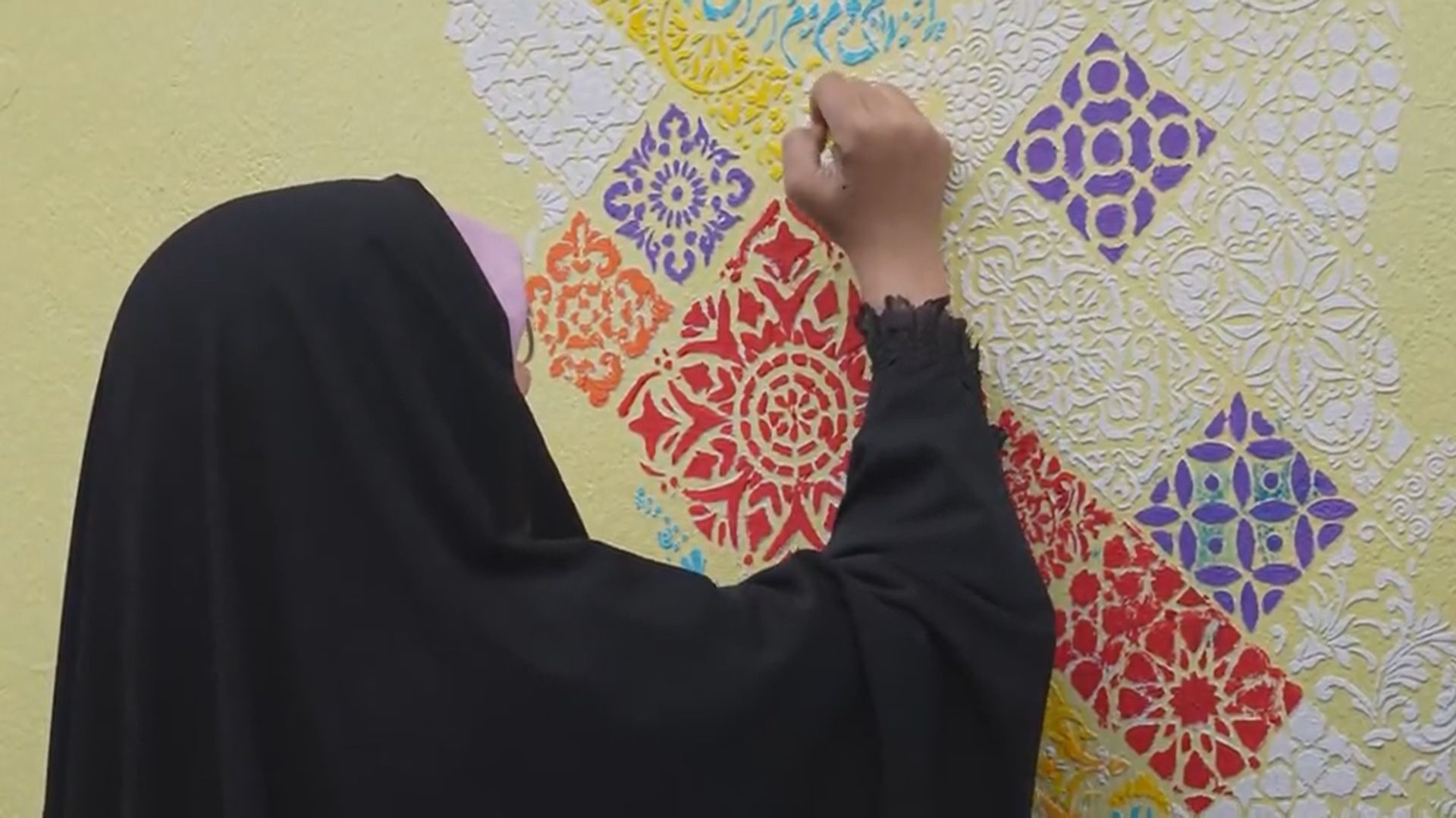 زیباسازی مدرسه توسط دانش آموزان